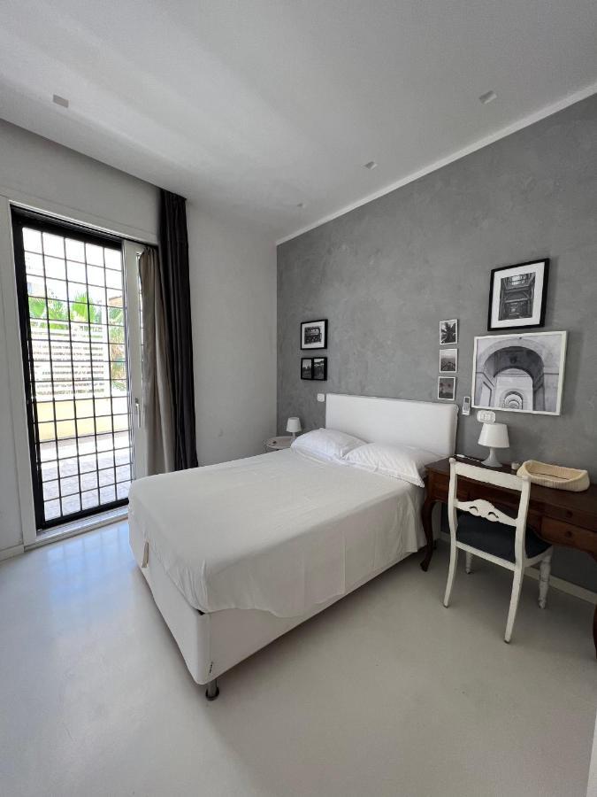 Rome, Beautiful Apartment In A Vintage Building Ostia Buitenkant foto