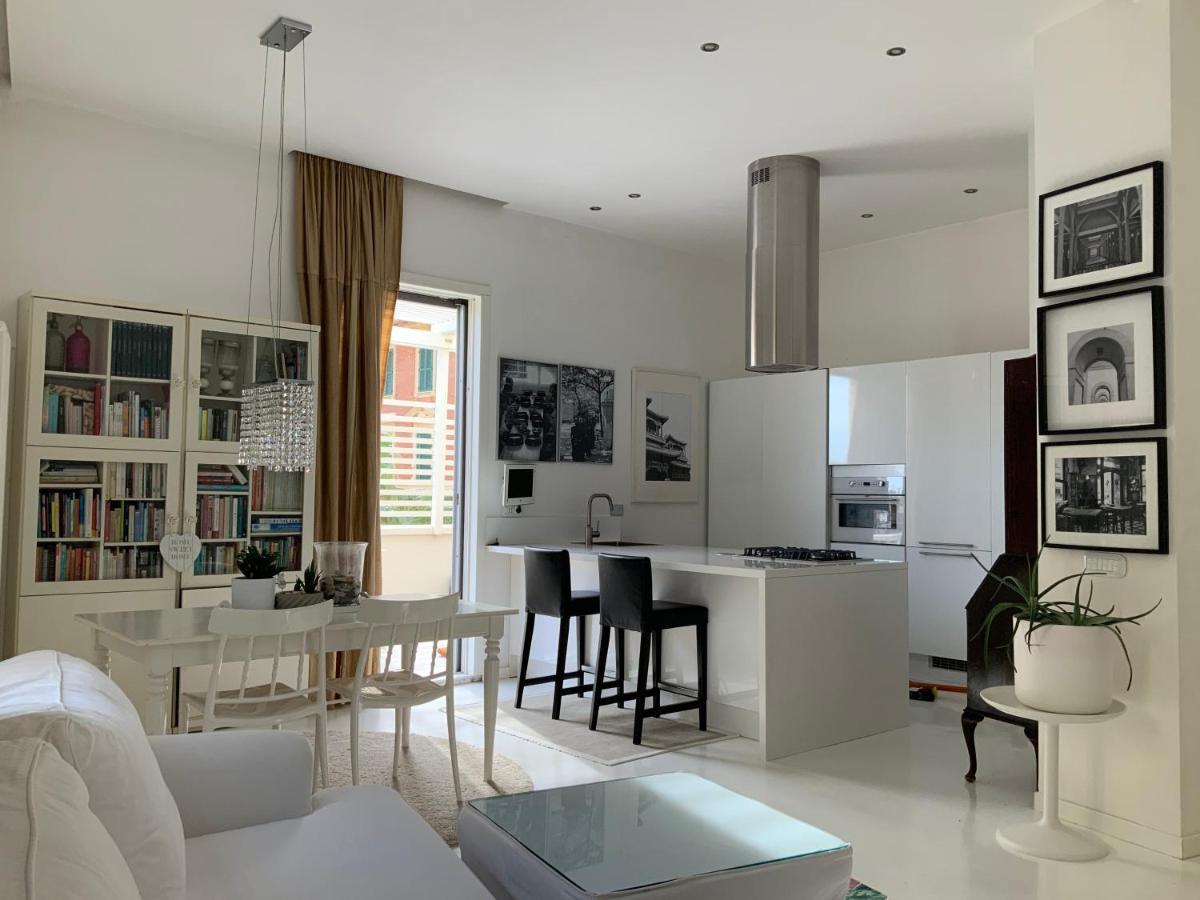 Rome, Beautiful Apartment In A Vintage Building Ostia Buitenkant foto
