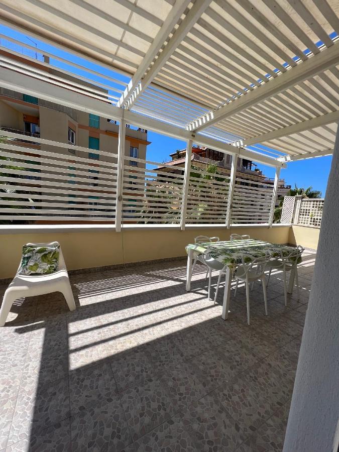 Rome, Beautiful Apartment In A Vintage Building Ostia Buitenkant foto