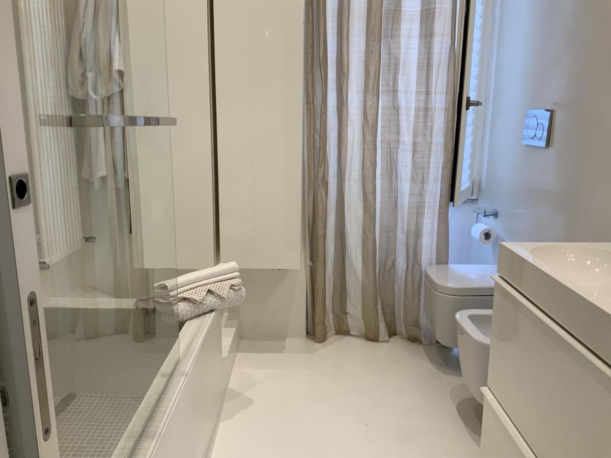 Rome, Beautiful Apartment In A Vintage Building Ostia Buitenkant foto